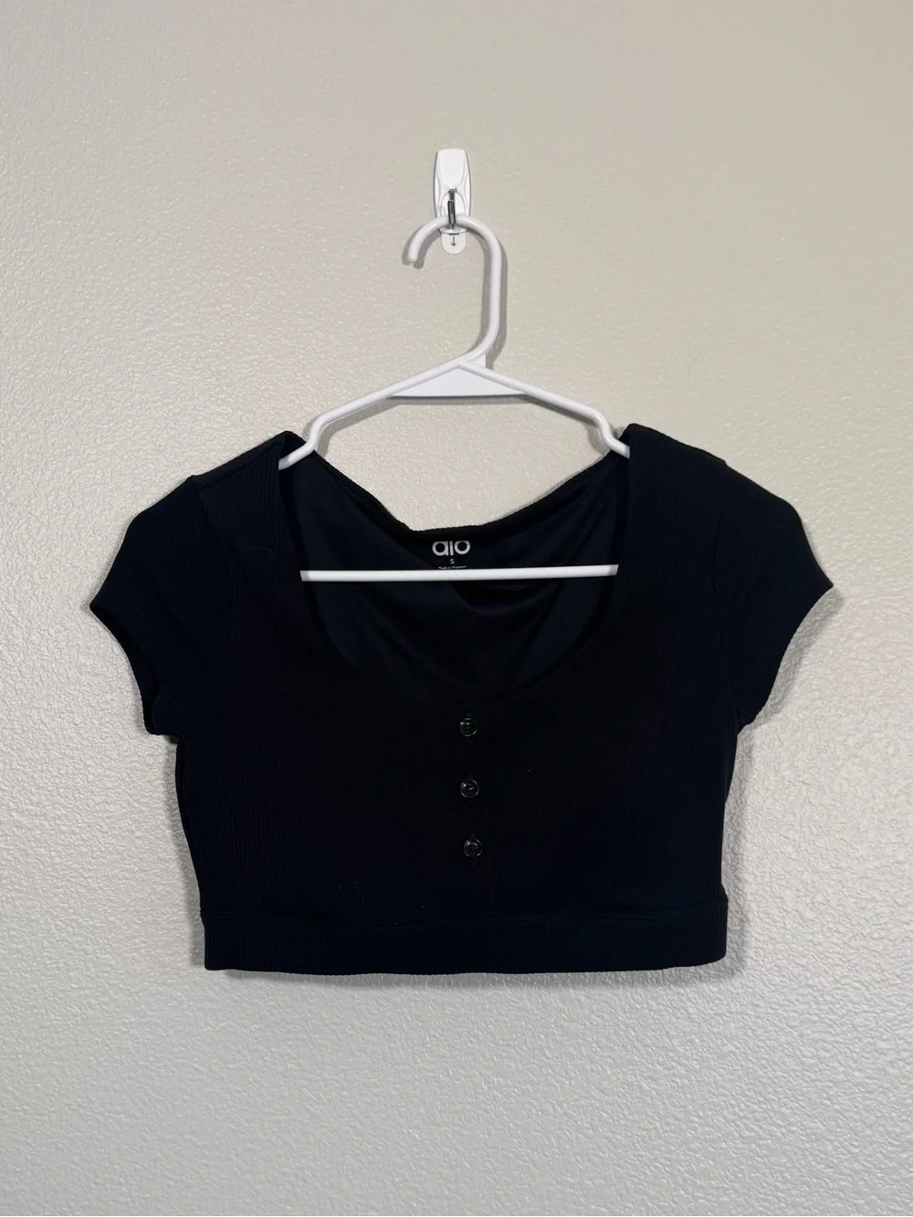 ALO Yoga Blissful Henley Bra Top in Black - S